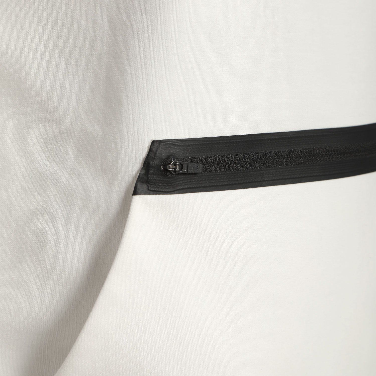 close up view for zipped of hoodie white 