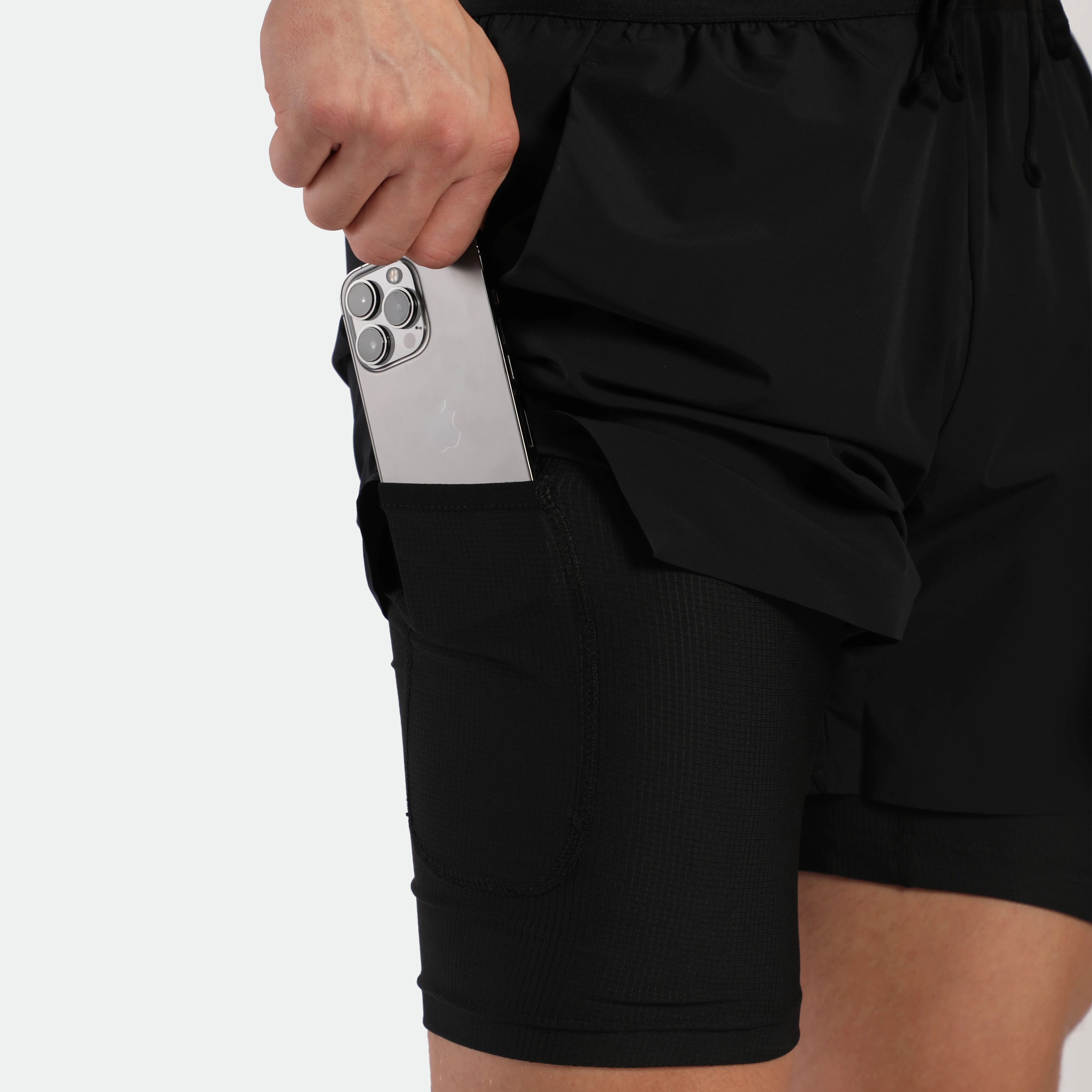MEN-SUMMER-ESCAPE-2IN1-CORE-SHORT (ANTHRACITE BLACK)