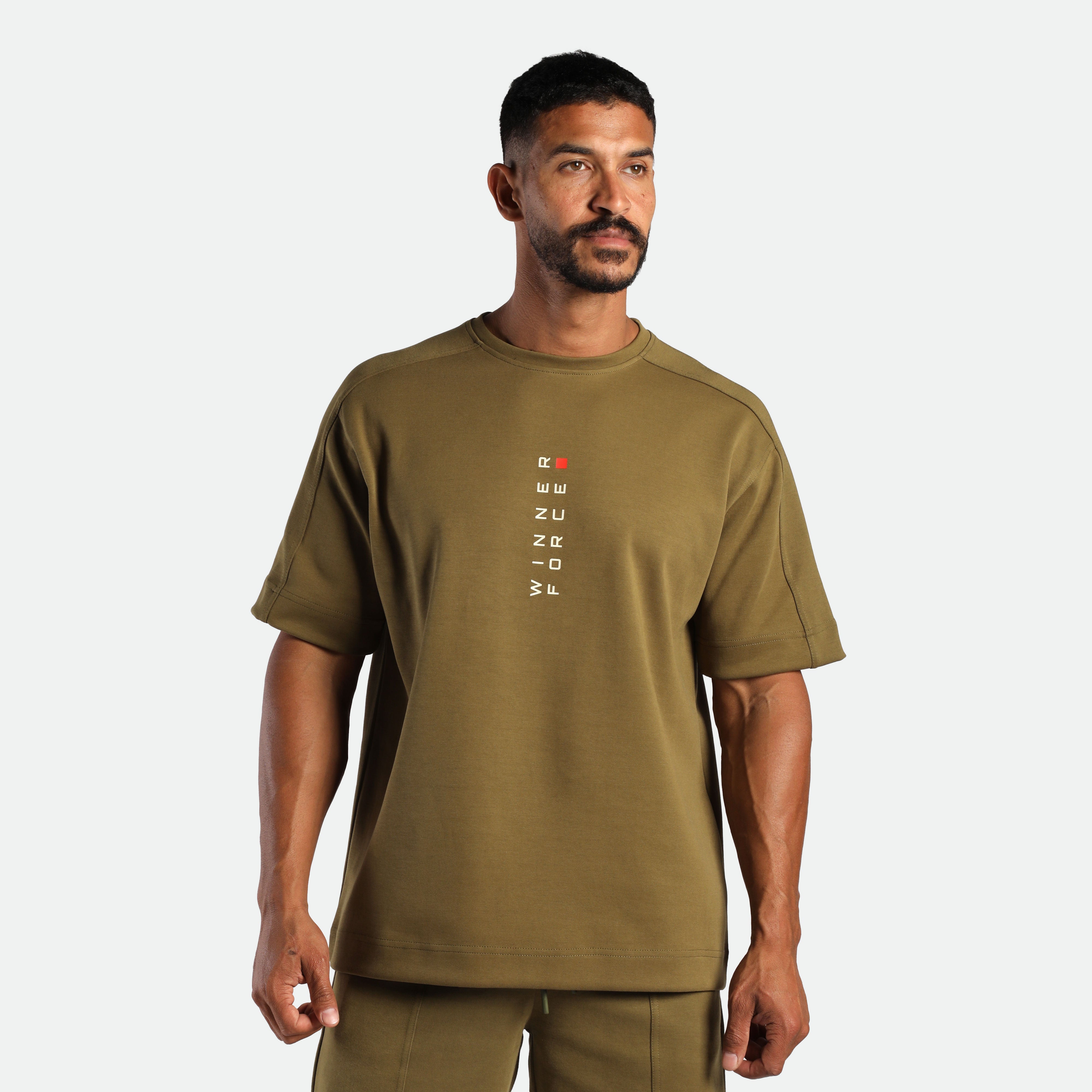 MEN-GO BEYOND-360°-T-SHIRT (OLIVE-DRAP)