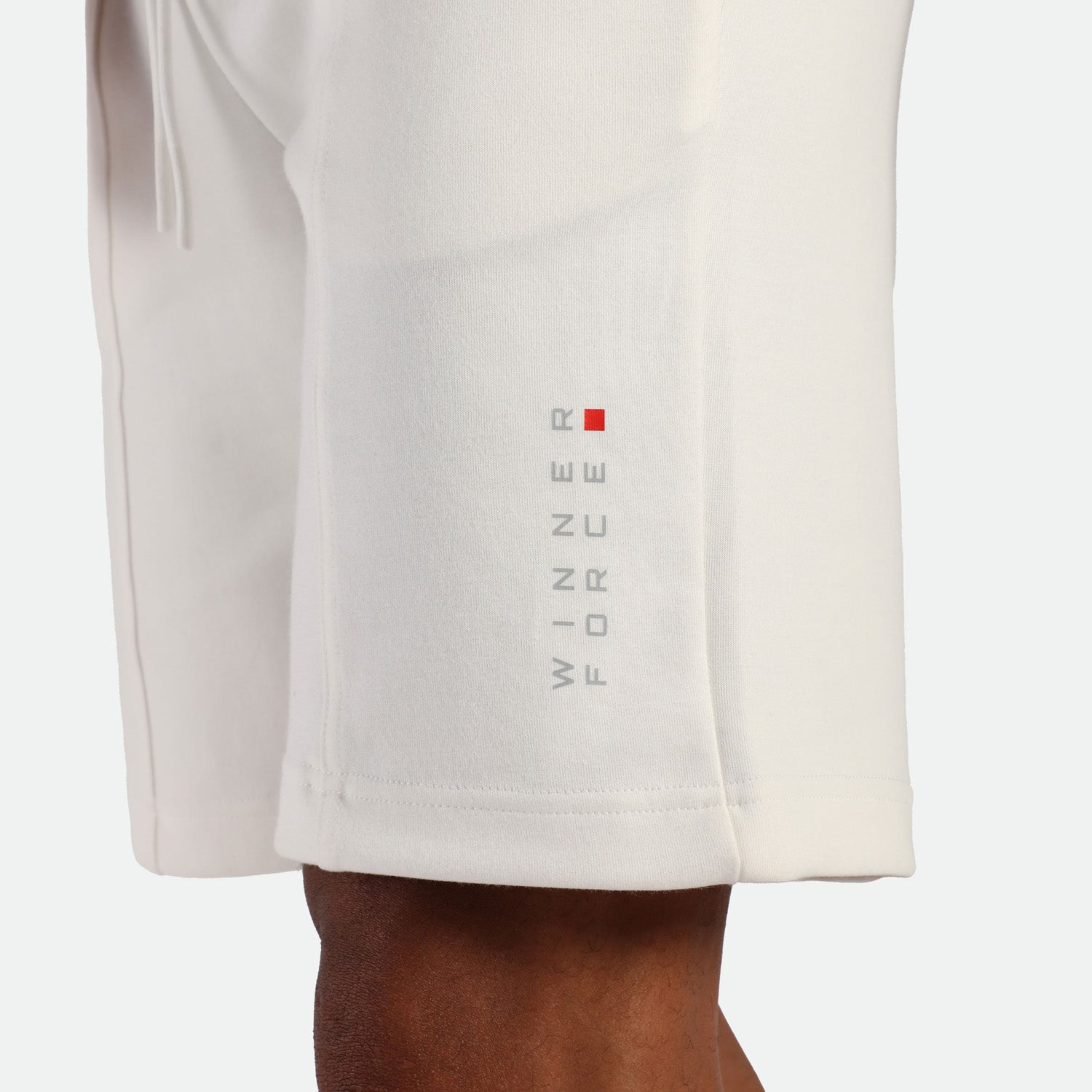 MEN-GO BEYOND-360°-SHORT (OFF-WHITE)