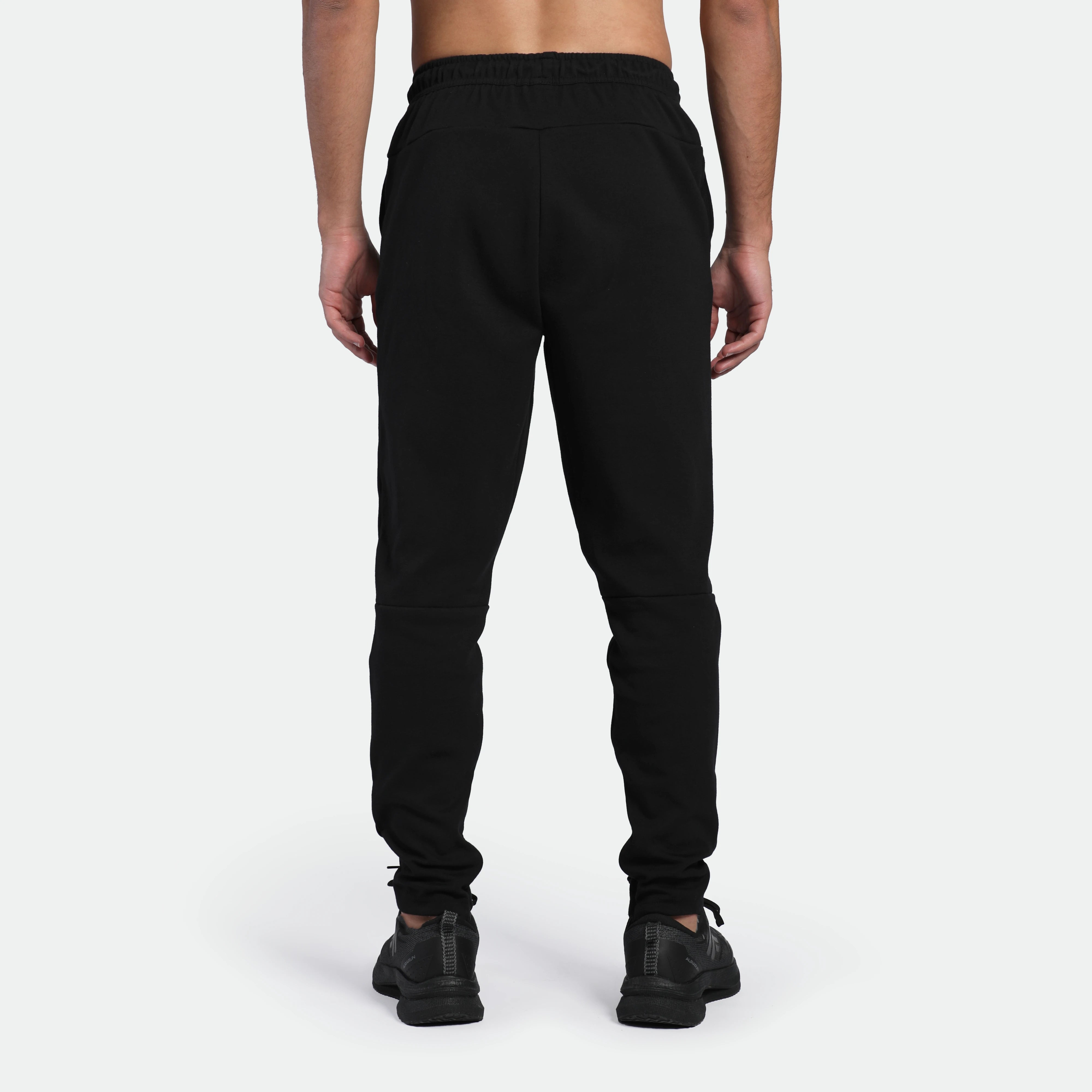MEN-GO BEYOND-360°-TECH-PANT (BLACK)