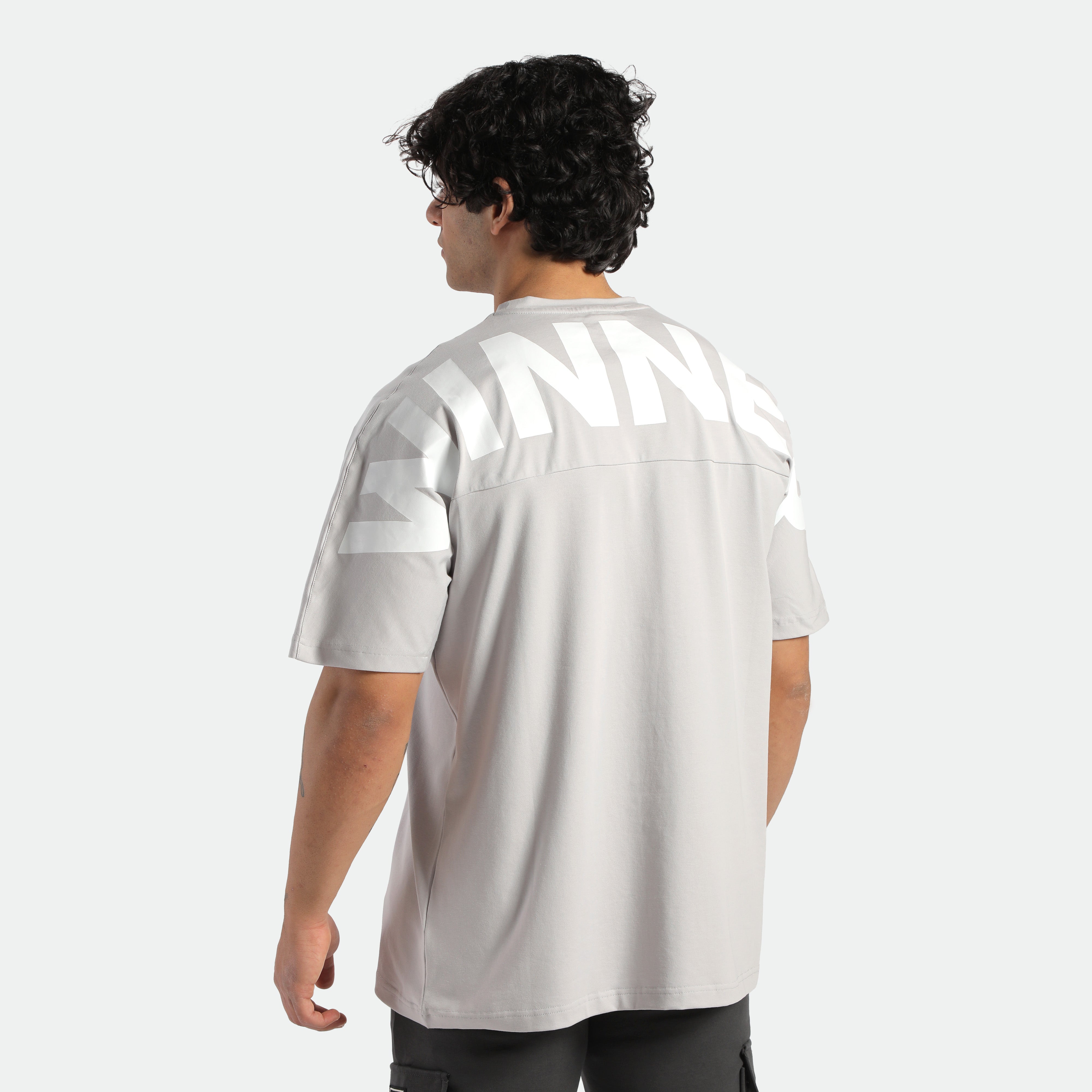 MEN-GO BEYOND-OVERSIZE-T-SHIRT (LIGHT-GREY)