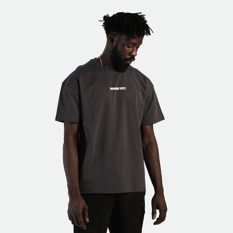 MEN-ESSENTIAL-ON THE GO-T-SHIRT (DARK-GREY)