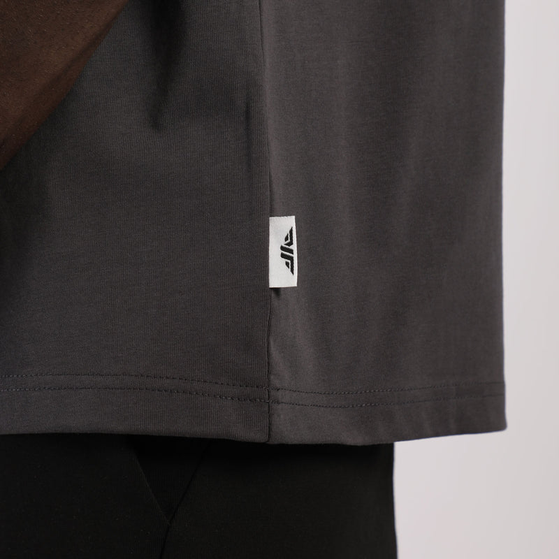 MEN-ESSENTIAL-ON THE GO-T-SHIRT (DARK-GREY)