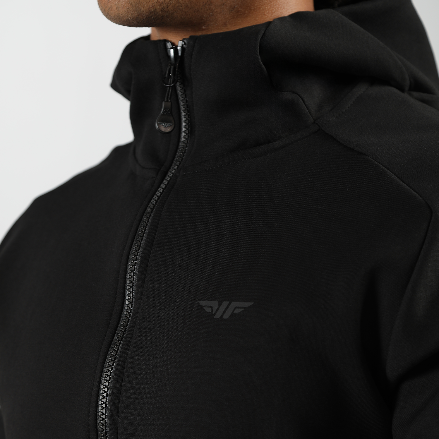 MEN-GO-BEYOND-TECH-ZIPPED-HOODIE (BLACK)