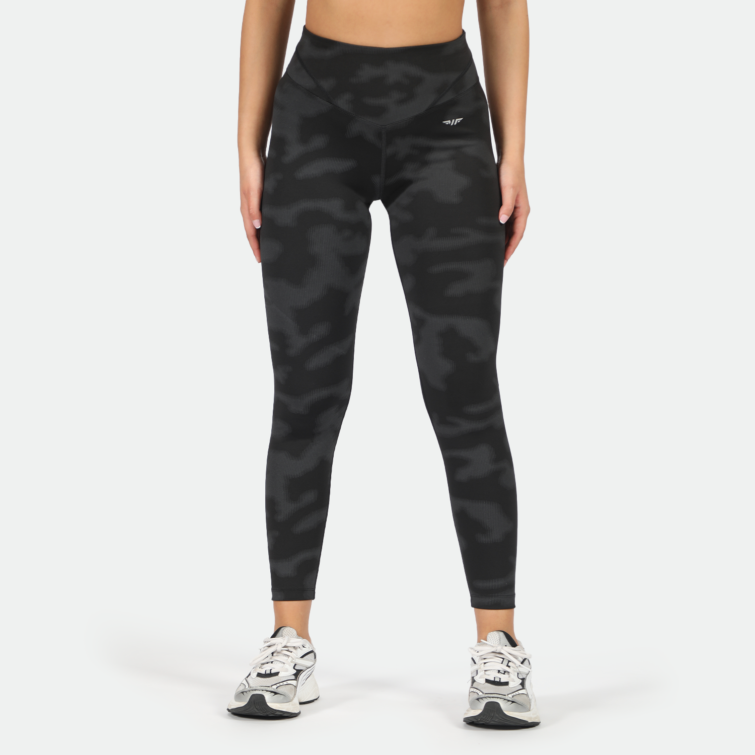 WOMEN GO-BEYOND V-CUT LEGGING (ILLUMINATED-BLACK)