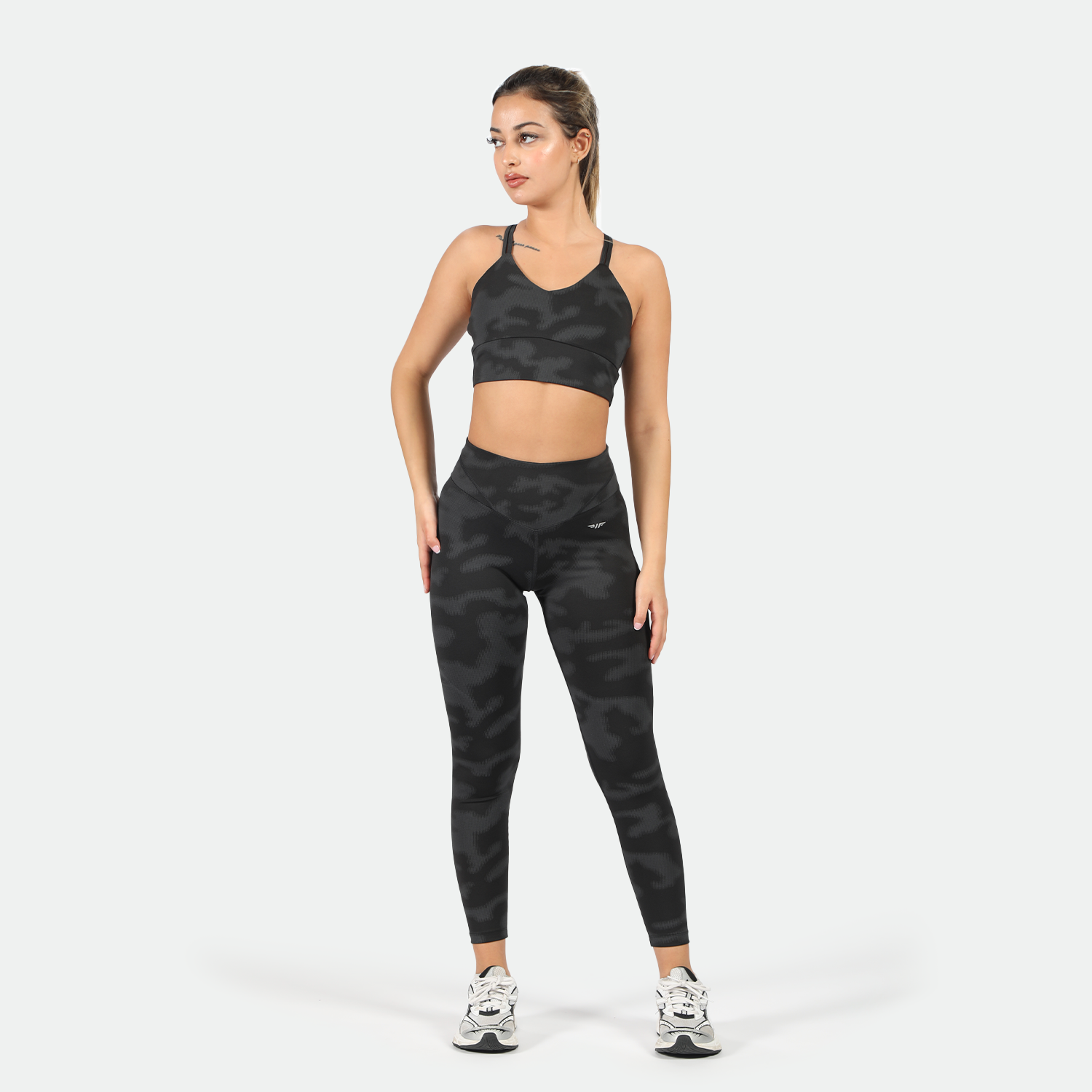 WOMEN GO-BEYOND V-CUT LEGGING (ILLUMINATED-BLACK)