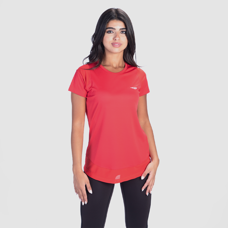 a fit woman wearing t-shirt red with legging black 