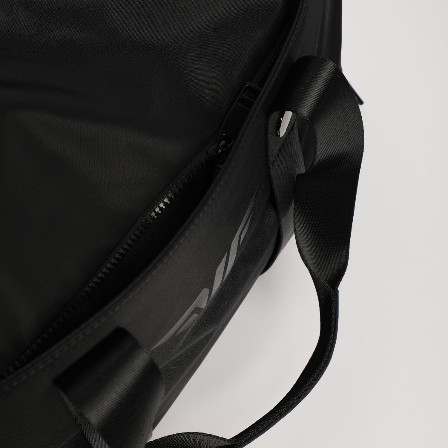 THE ESSENTIAL-MVP-BAG (BLACK)