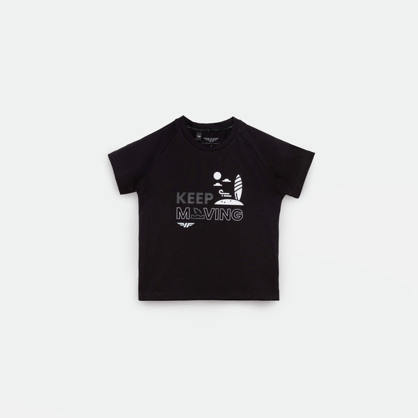  Black short-sleeved t-shirt with a graphic design that includes a windsurfer, sun, and waves. The text "KEEP MOVING" is printed on the front, with a stylized windsurfing icon replacing the "O" in "MOVING"