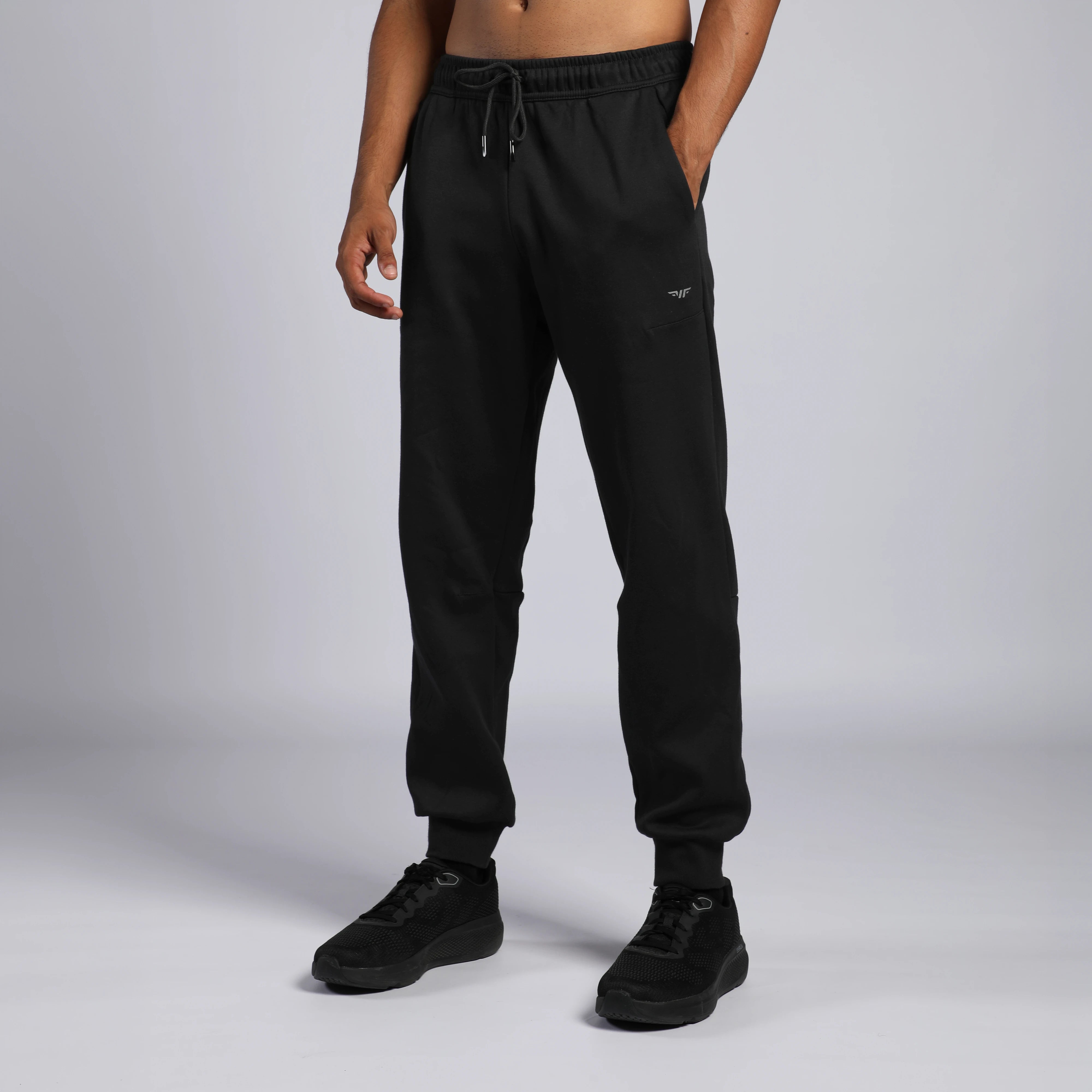 MEN-EDGE-OUT-DOWNTIME-JOGGER (BLACK)