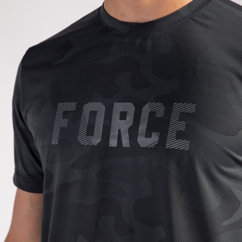 close up view for person wearing t-shirt graphite blue with logo 