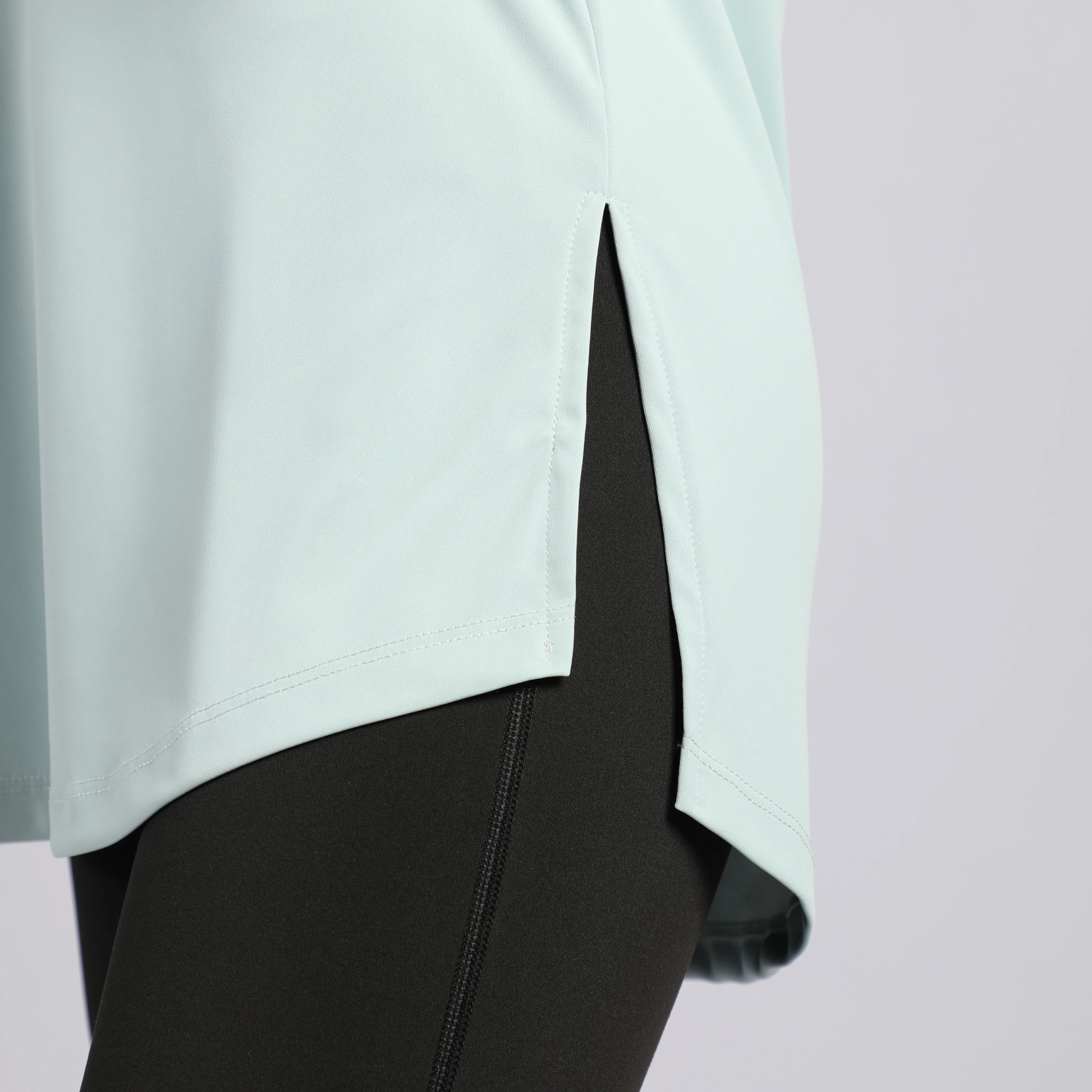 WOMEN-MODEST-TRAINING-TOP (PASTEL-BLUE)