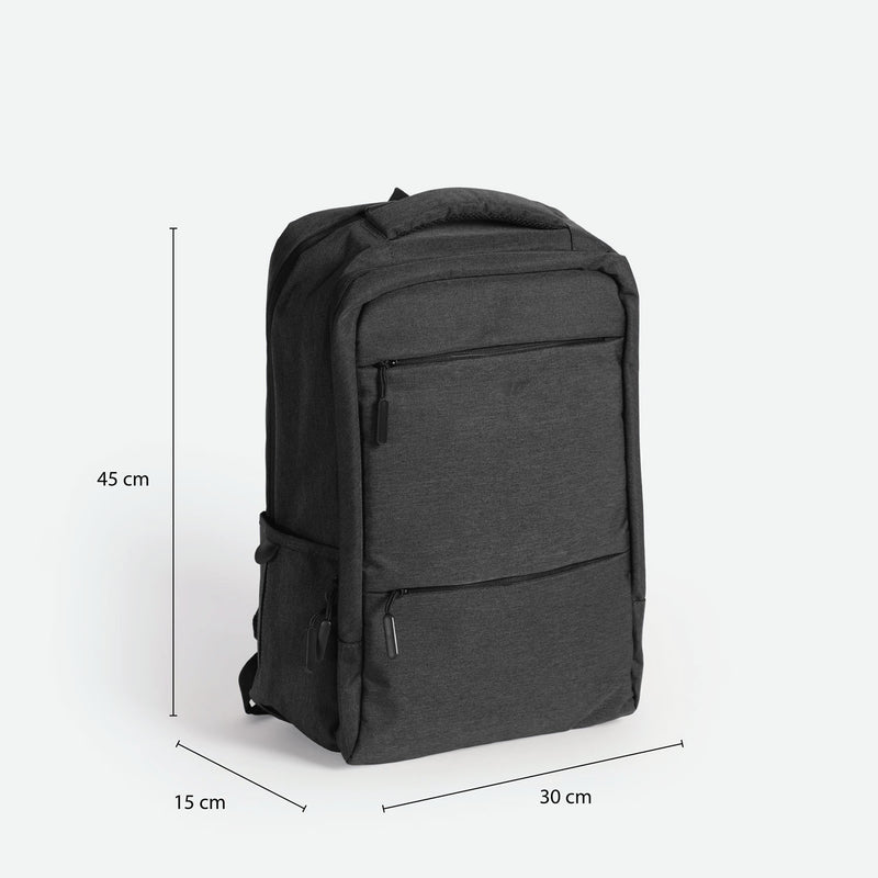 A black backpack is shown with dimensions labeled: 45 cm tall, 30 cm wide, and 15 cm deep. The bag has front and side zippered pockets.