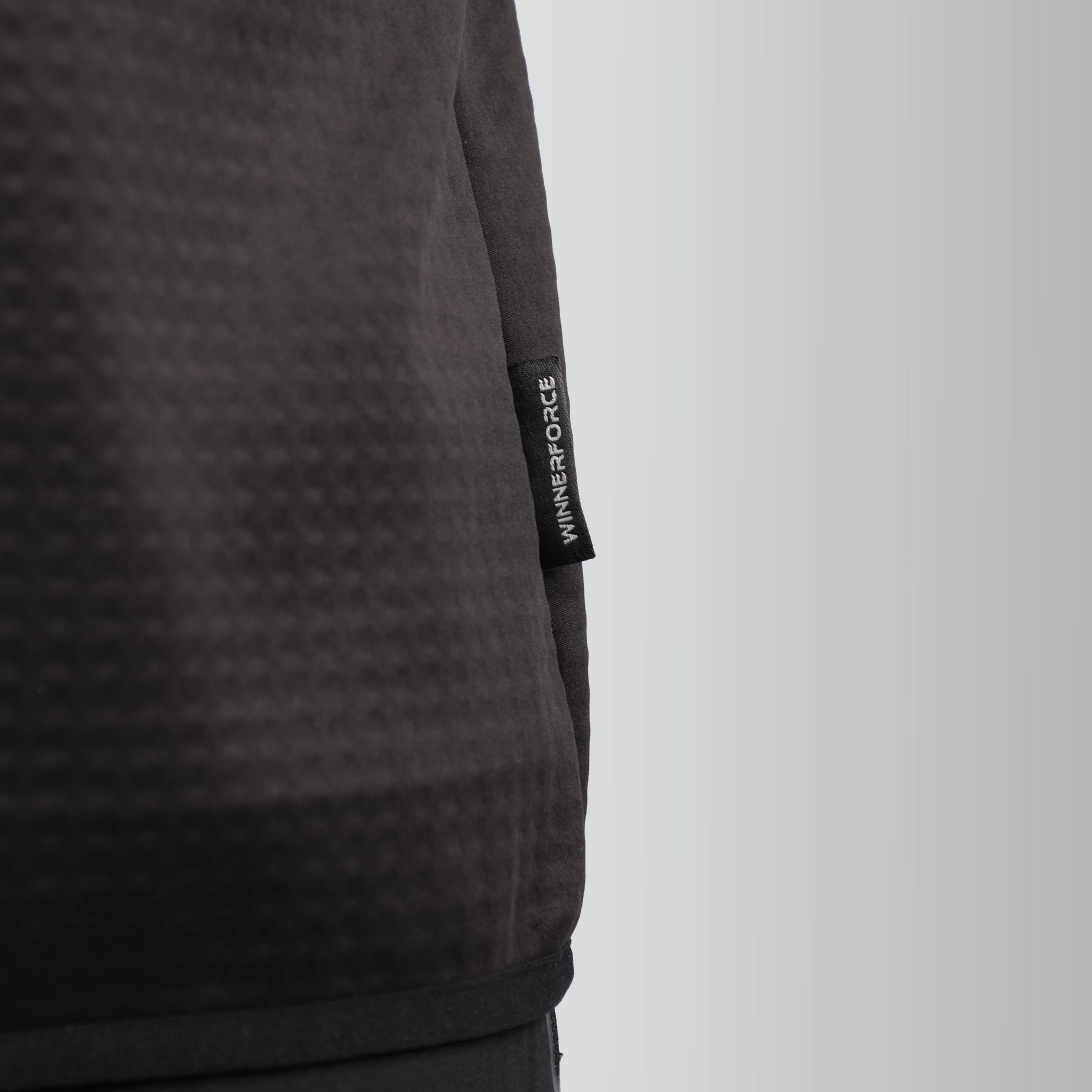 MEN-GO BEYOND-TECH-PULLOVER (BLACK)