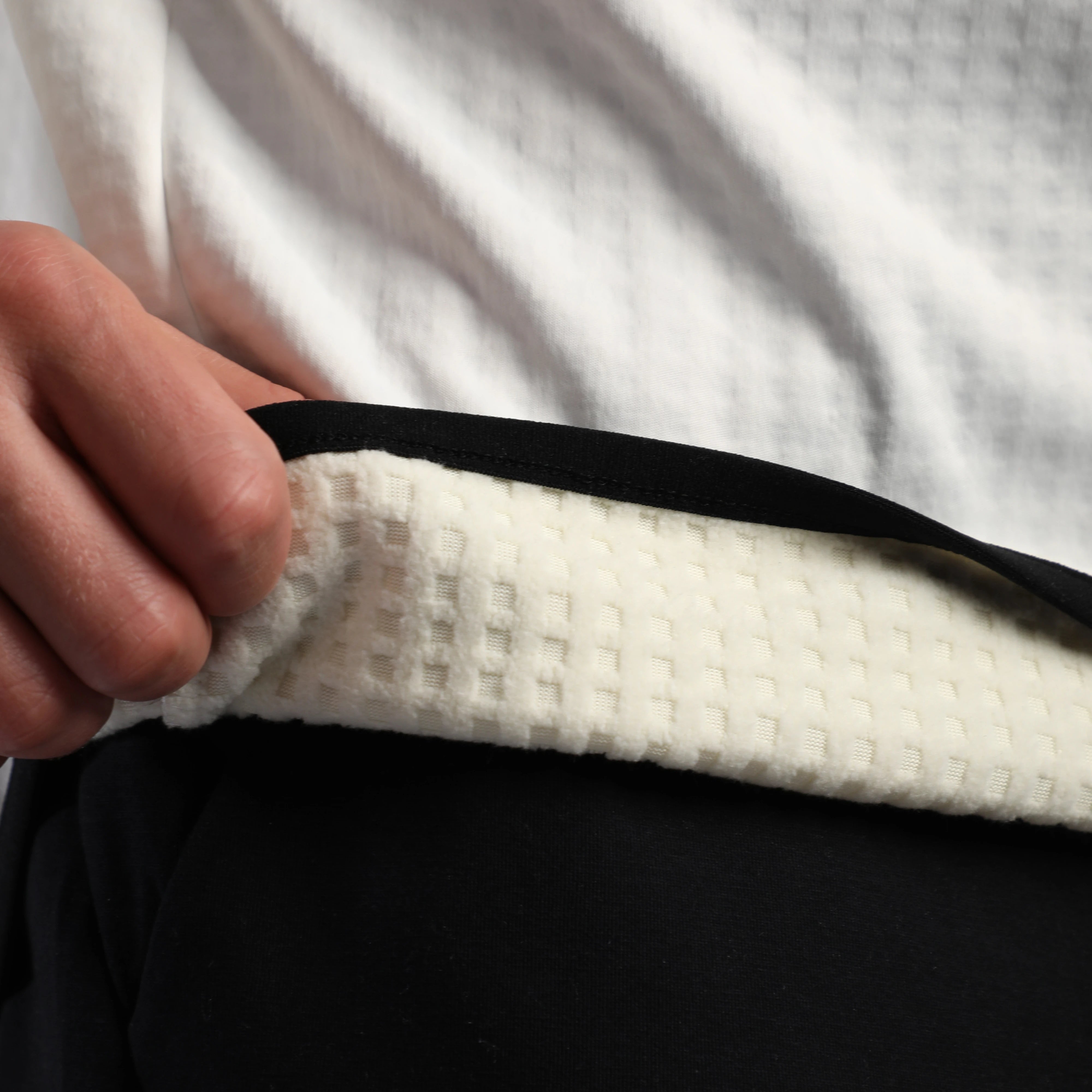 MEN-GO BEYOND-TECH-PULLOVER (WHITE)