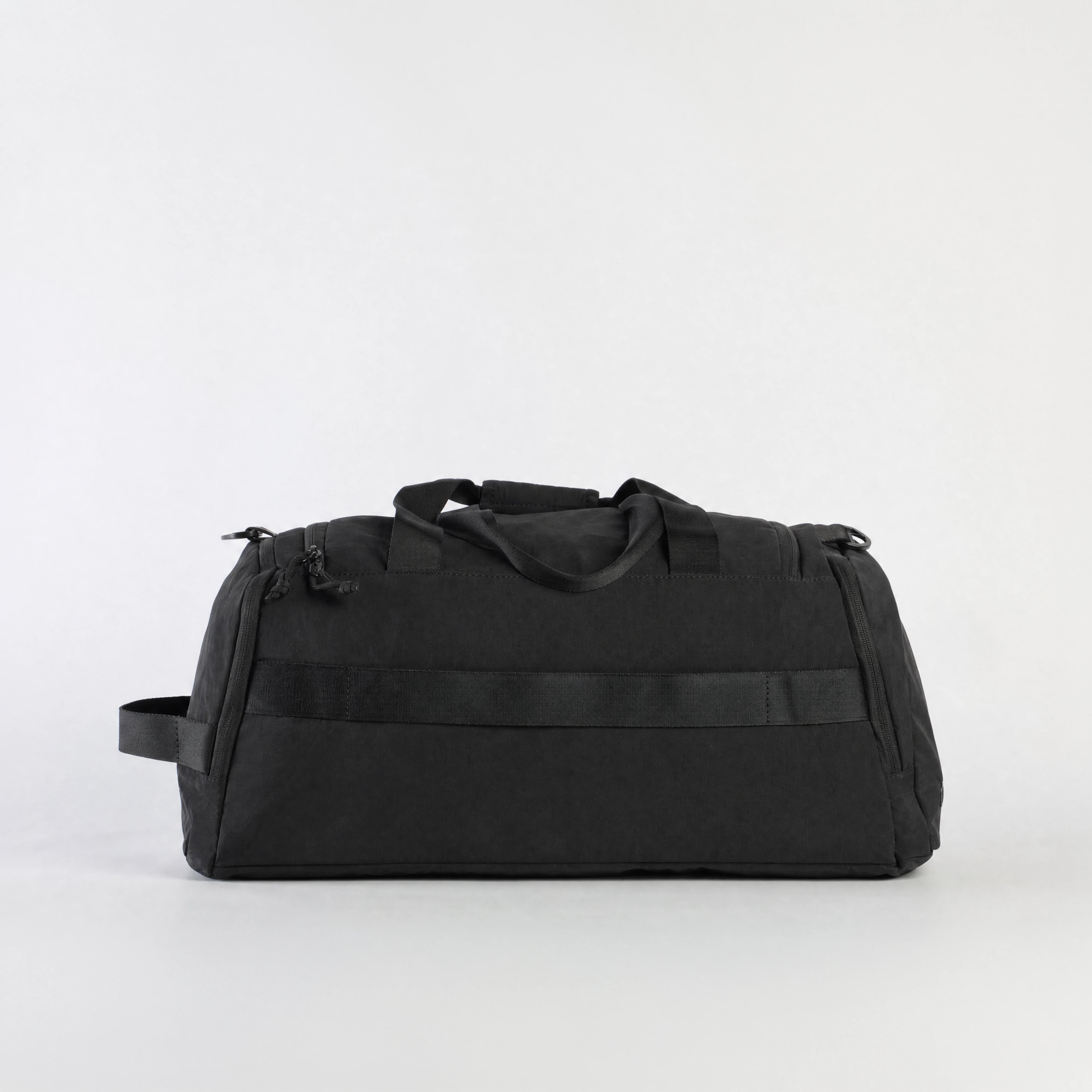 ESSENTIAL-WORKOUT-DUFFLE-BAG (BLACK)