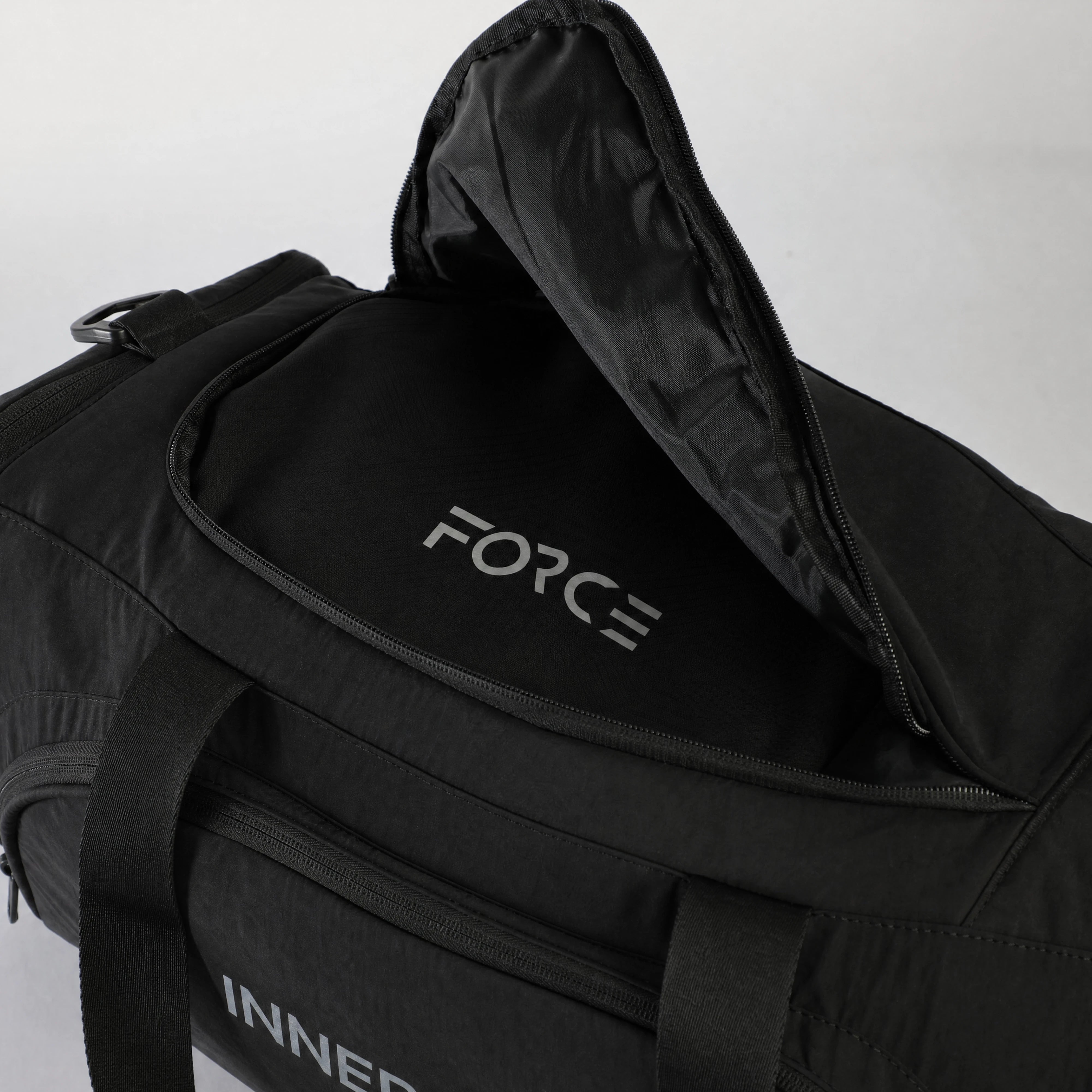 ESSENTIAL-WORKOUT-DUFFLE-BAG (BLACK)