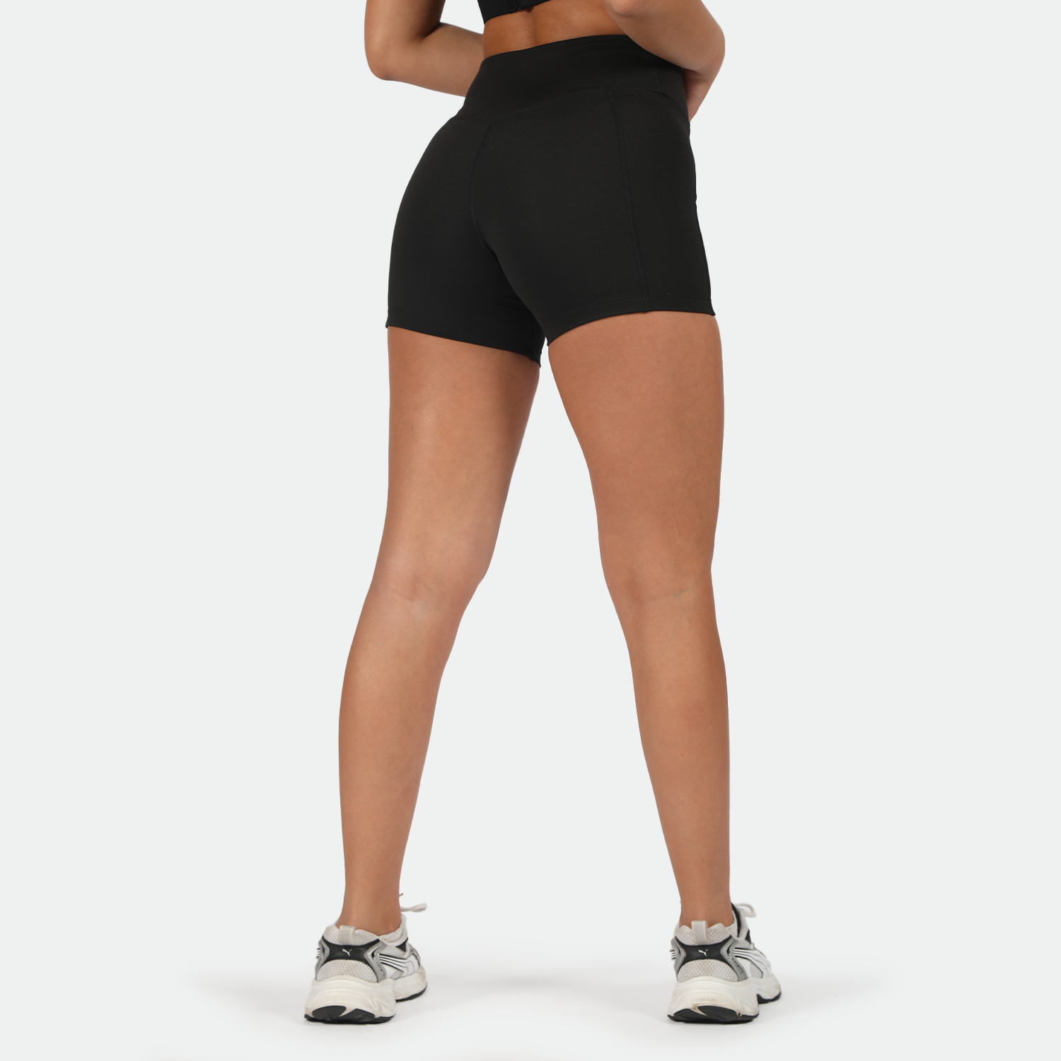 WOMEN-GO-BEYOND-TIGHT-SHORT (BLACK)