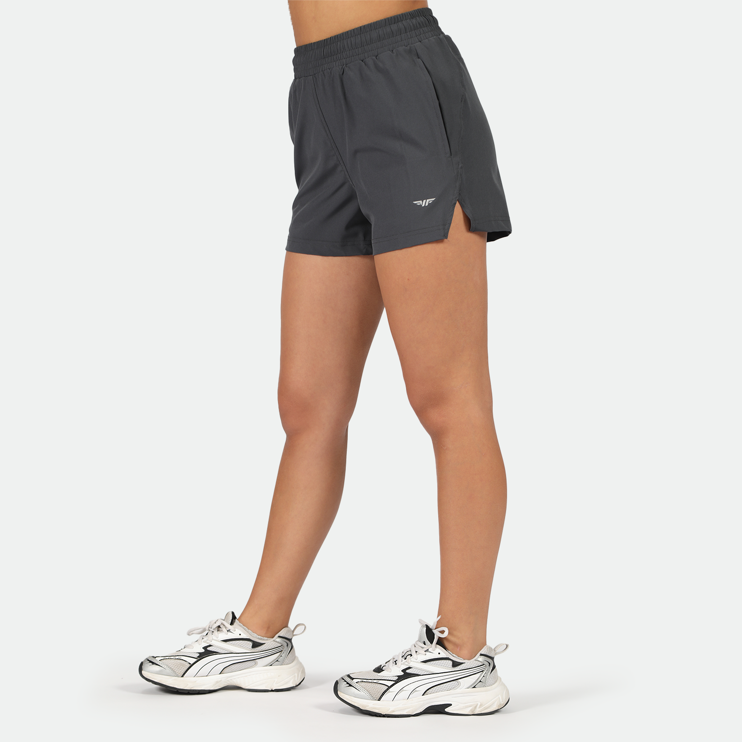 WOMEN-GO-BEYOND-TRAINING-SHORT (ASPHALT-GREY)