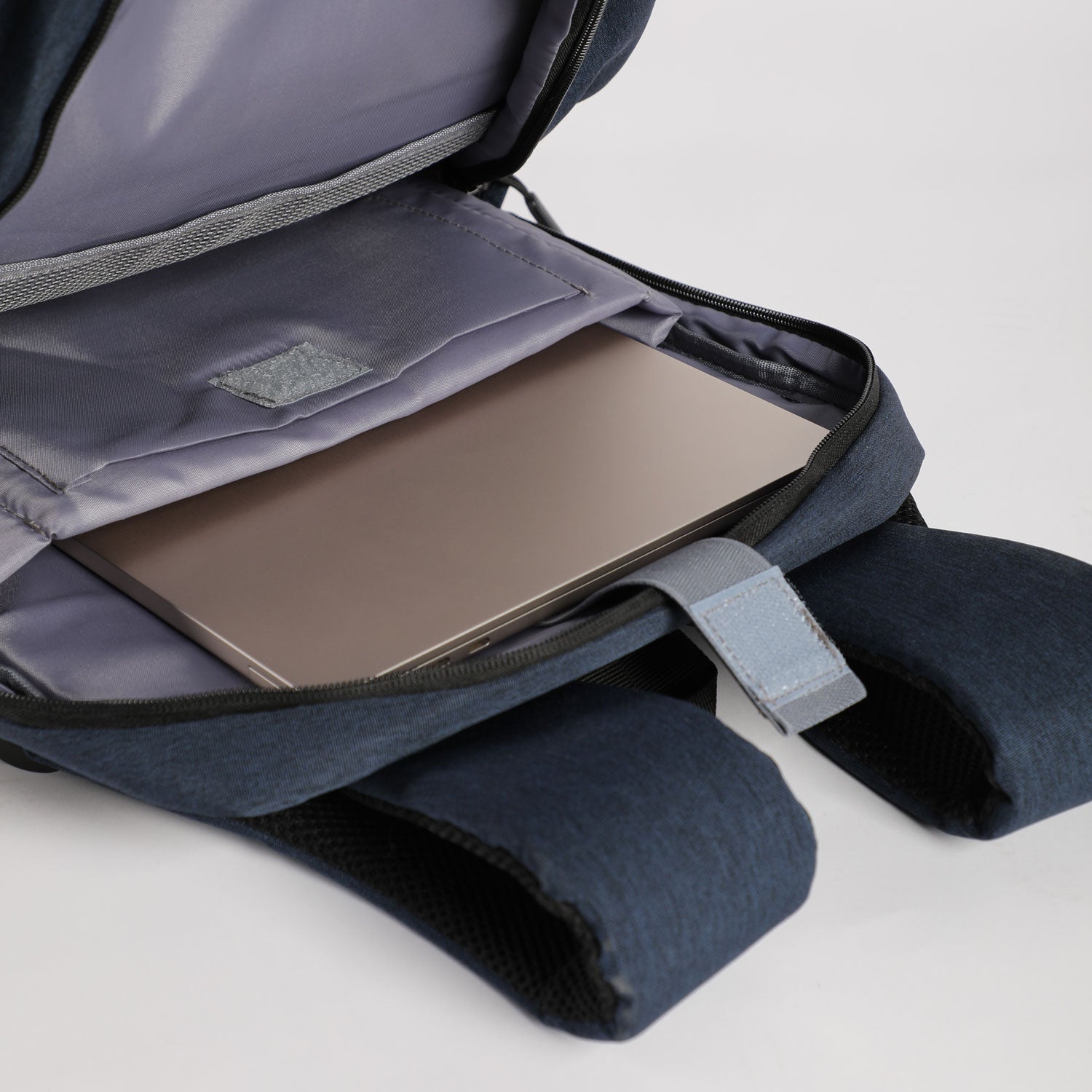 MEN-MOVE-BACKPACK (NAVY BLUE)