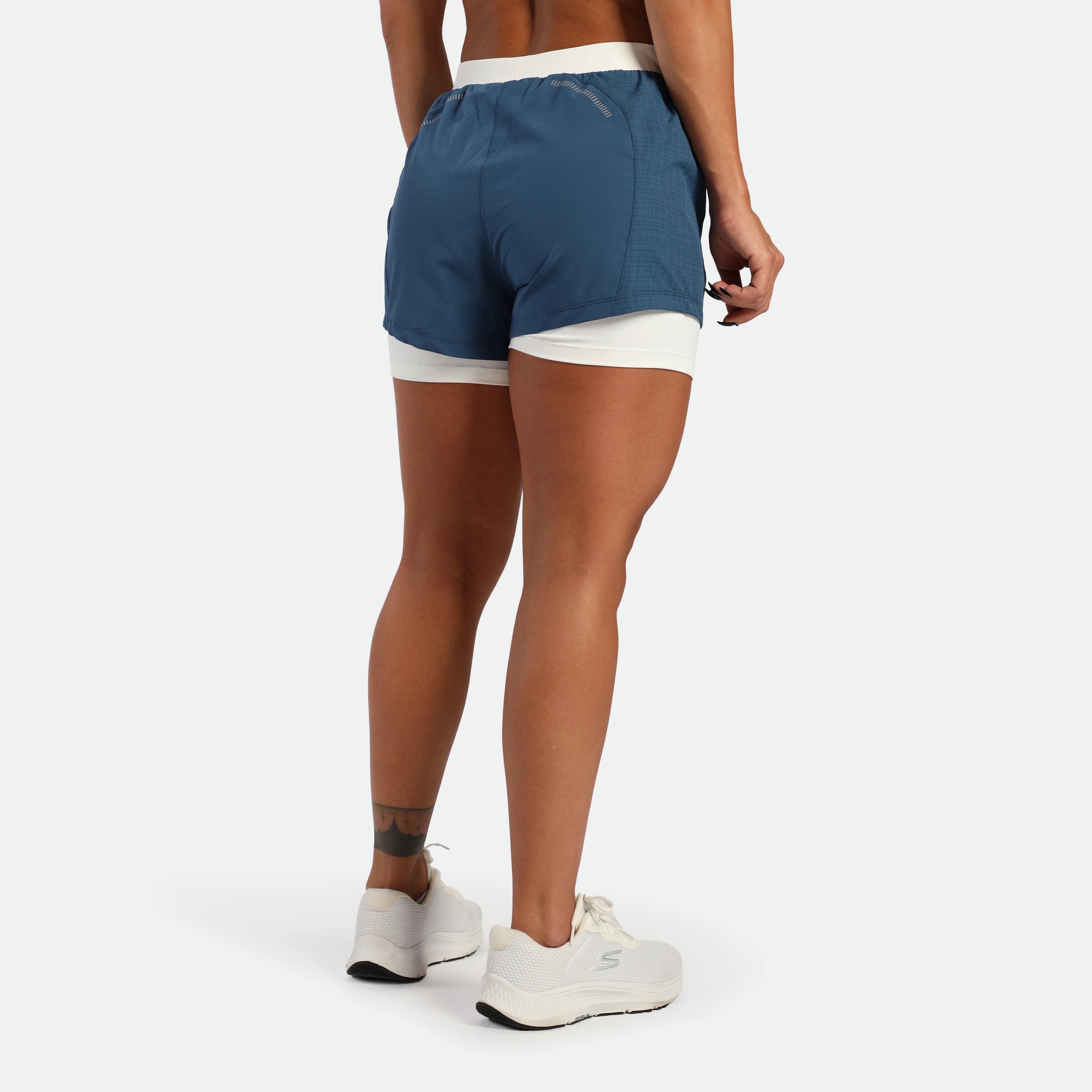 WOMEN-SUMMER-ESCAPE-INNER-POCKET-SHORT (ENSIGN BLUE-WHITE)