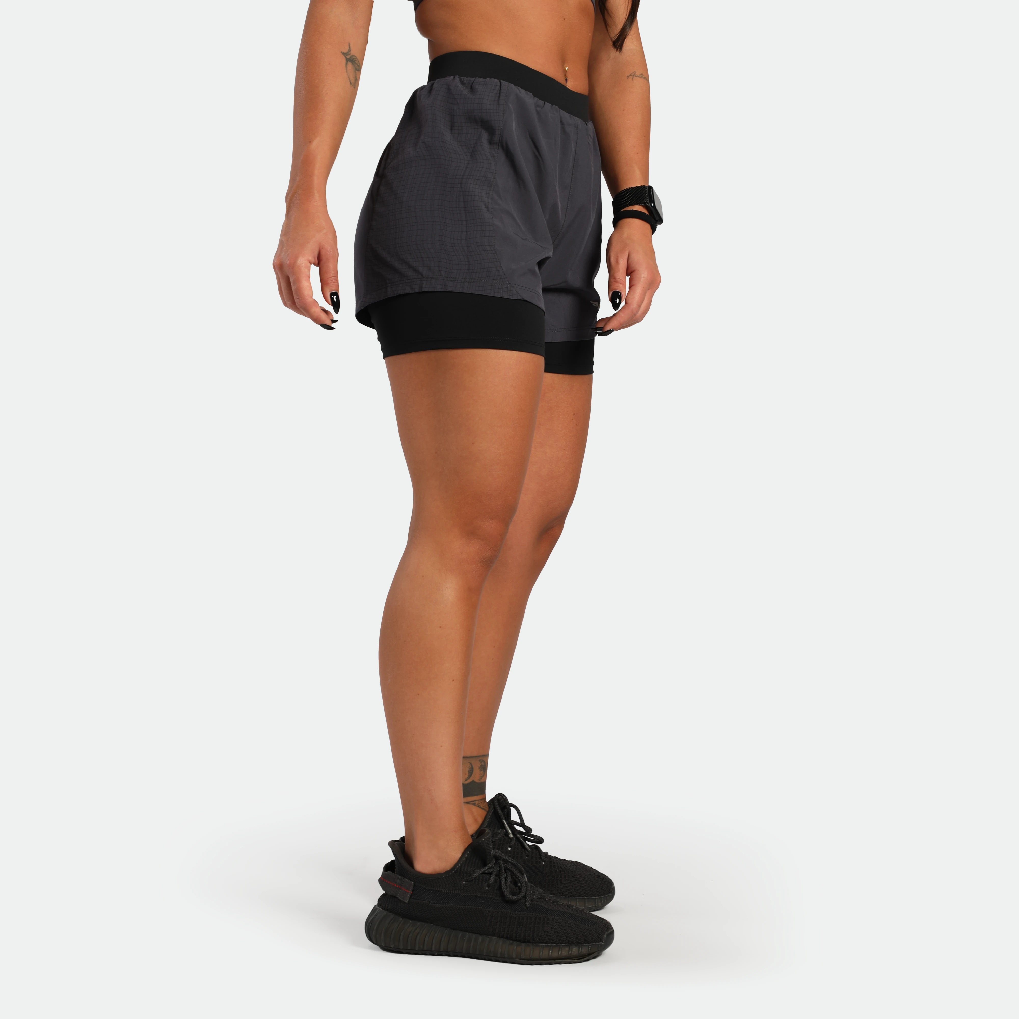 WOMEN-SUMMER-ESCAPE-INNER-POCKET-SHORT (GREY-BLACK)