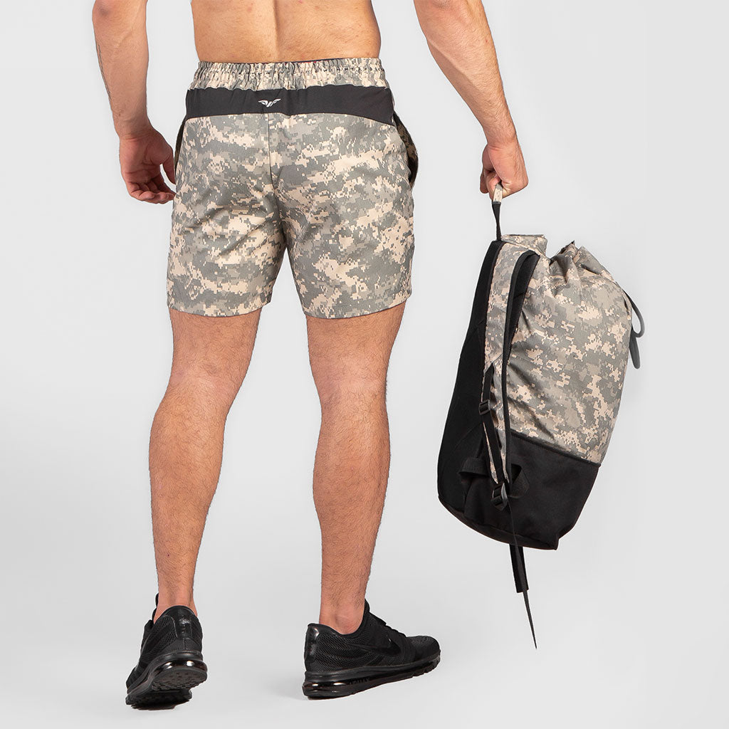 a back view for man wearing short ACU-GREY with bag same ,plus shoes black 