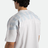 close up view for back view of man wearing t-shirt white 