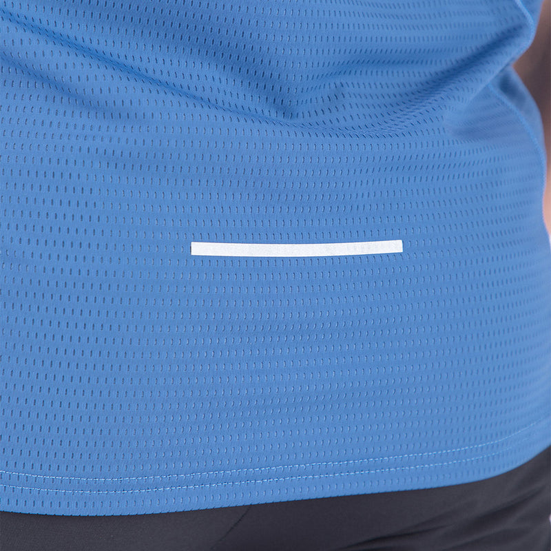 close up view for back view  of t-shirt  blue with pants black 