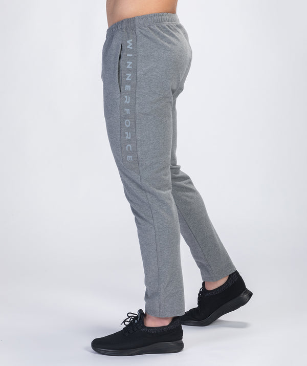The men's swich jogger is designed with a relaxed and baggy fit, perfect for those who prefer a more casual look.
