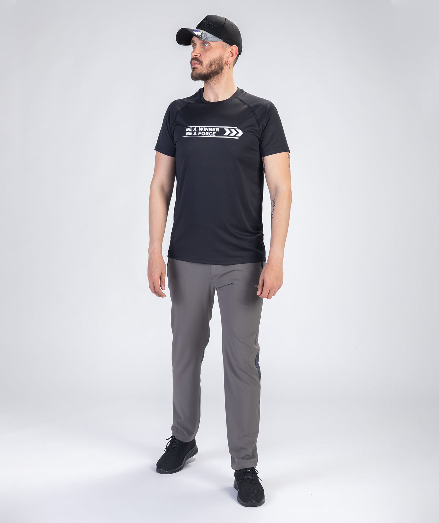 Our arrow tshirt help you look stylish at any occasion- It has a Manhattan slim fit that looks great on anybody.