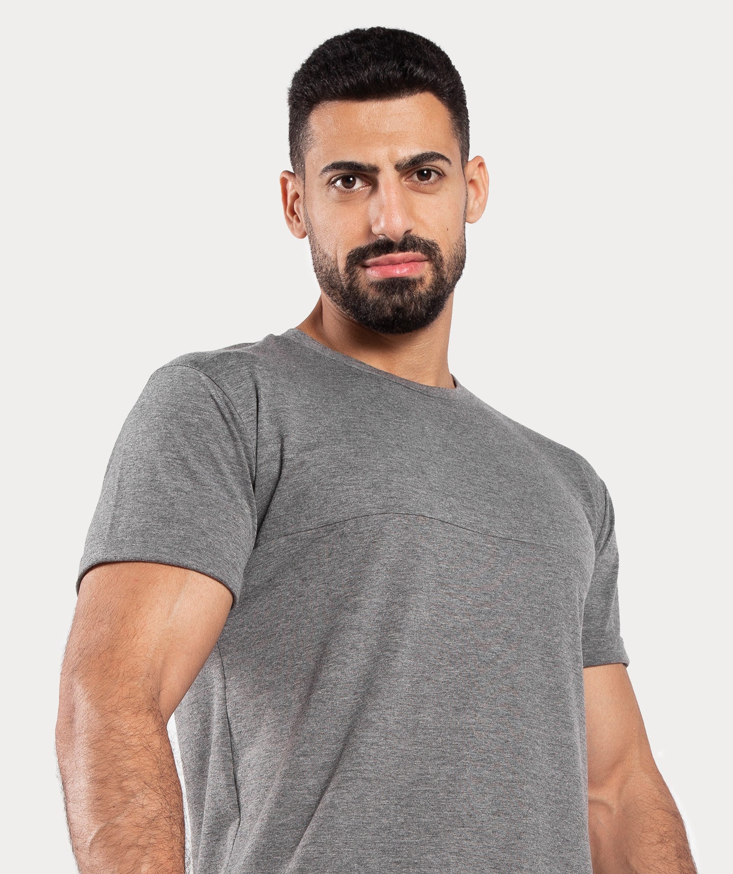 A catchy t-shirt with the best match for your off-white pants.