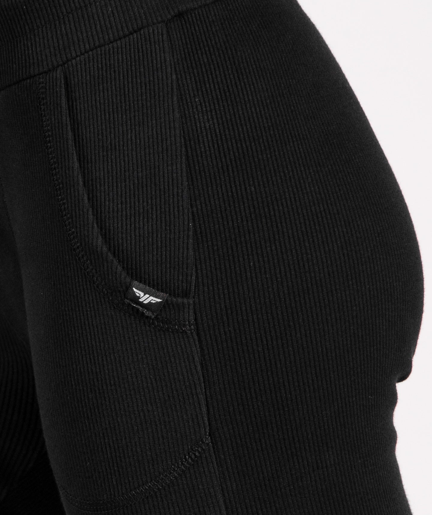 women's sports pants with pockets
